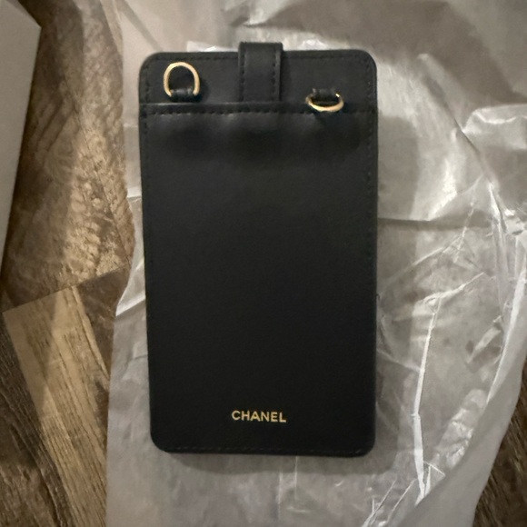 CHANEL Black Quilted Case with Gold Chain - Picture 4 of 4